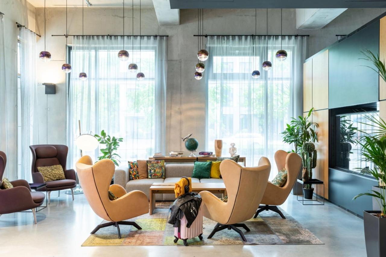 Moxy Frankfurt Airport Hotel Frankfurt am Main