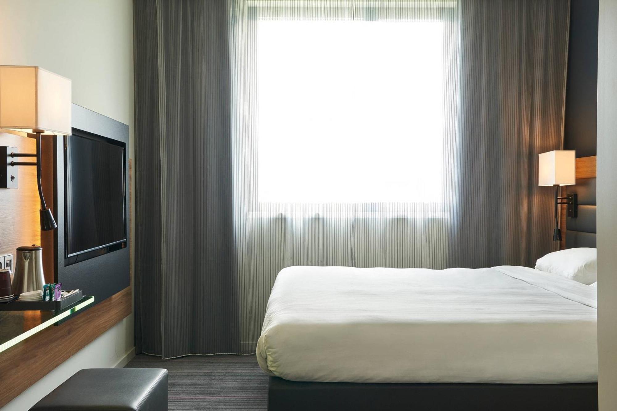 Hotel Moxy Frankfurt Airport 4*