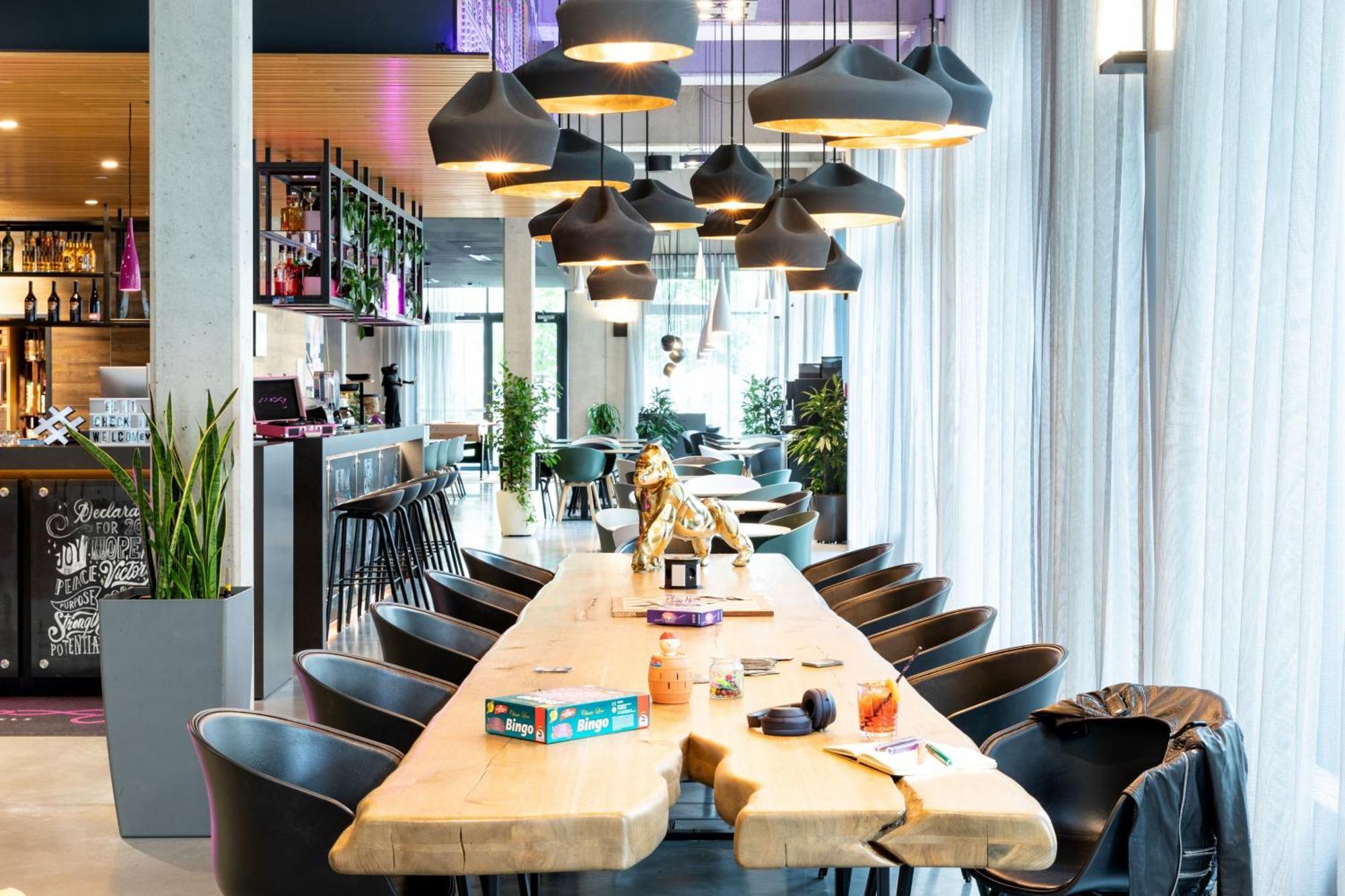 Moxy Frankfurt Airport Hotel 4*