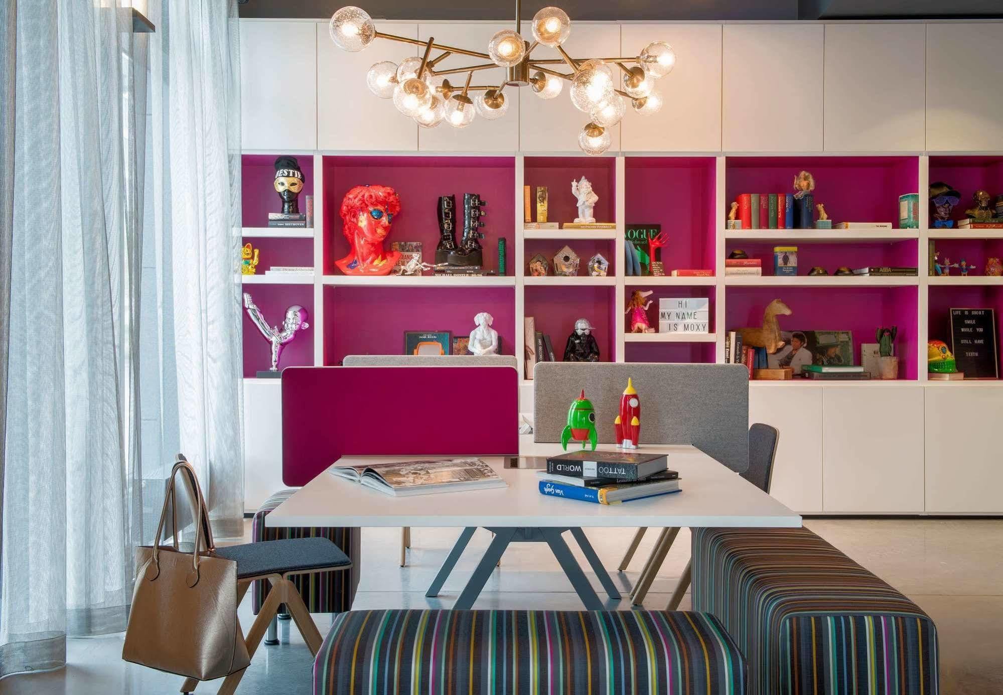 Hotel Moxy Frankfurt Airport 4*